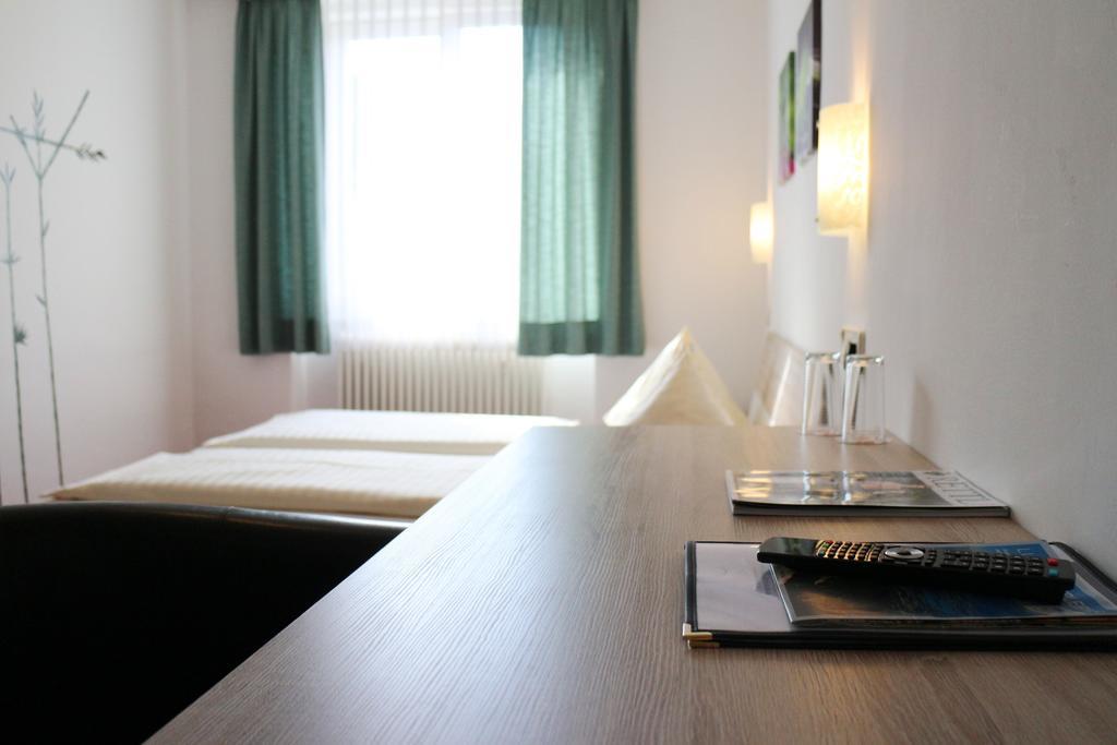 Hotel Gasthof Kasino Villach Room photo