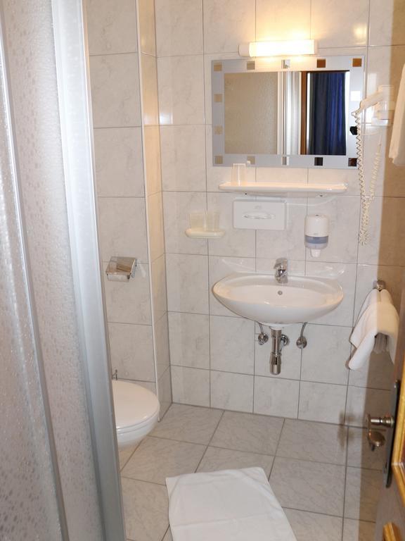 Hotel Gasthof Kasino Villach Room photo