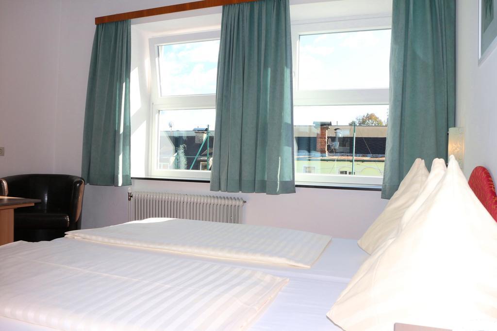 Hotel Gasthof Kasino Villach Exterior photo